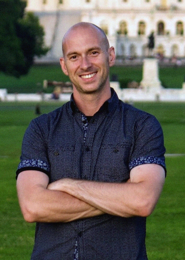 Jonathan Cervas teaches a course.